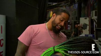 Naomi_shows_Jimmy_Uso_how_shes_going_to_give_the_SmackDown_Womens_Title_some_glow_Total_Divas_Preview_Clip_Nov_15_2017__WWE_mp4022.jpg