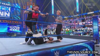 WWESmackDown20210101720pWEBh264-HEEL_mp41030.jpg