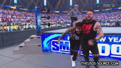 WWESmackDown20210101720pWEBh264-HEEL_mp41358.jpg