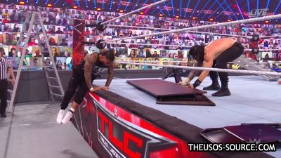 WWE_TLC_2020_PPV_720p_WEB_h264-HEEL_mp42032.jpg
