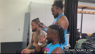 KOFI_KINGSTON_vs__JEY_USO_UpUpDownDown_Championship_Match_mp40977.jpg