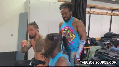KOFI_KINGSTON_vs__JEY_USO_UpUpDownDown_Championship_Match_mp41263.jpg