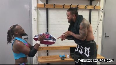 KOFI_KINGSTON_vs__JEY_USO_UpUpDownDown_Championship_Match_mp41367.jpg