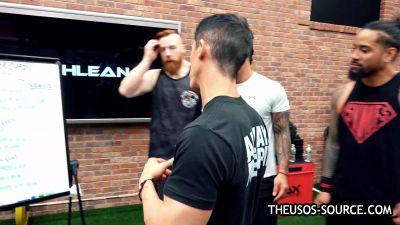 The_Usos___Athlean-X_PART_TWO___Ep_00_01_25_08_122.jpg