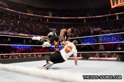 wwe-fastlane-2019-shane-mcmahon-e-the-miz-vs-the-usos-c-8-maxw-1280.jpg